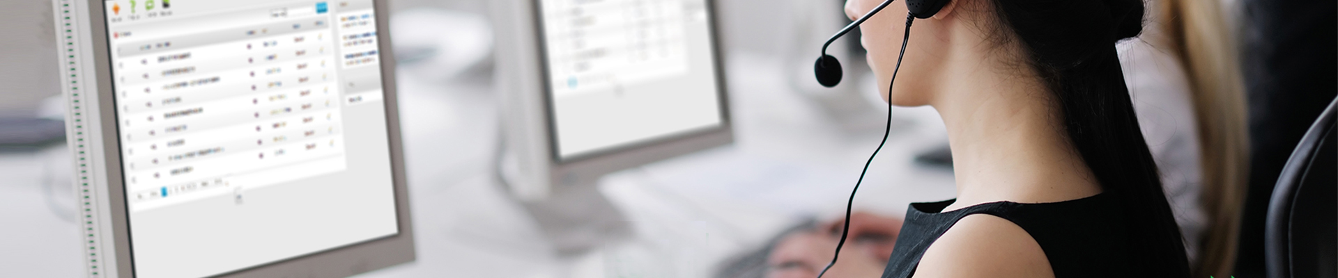 Déan teagmháil linn